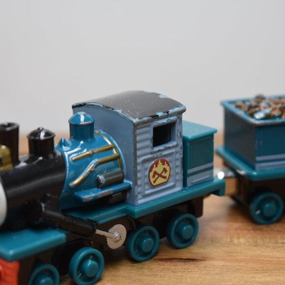 Ferdinand & Tender Diecast Trackmaster  Push Along Take and Play Train Thomas - Picture 4 of 10